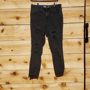 Distressed Black Skinny Jeans